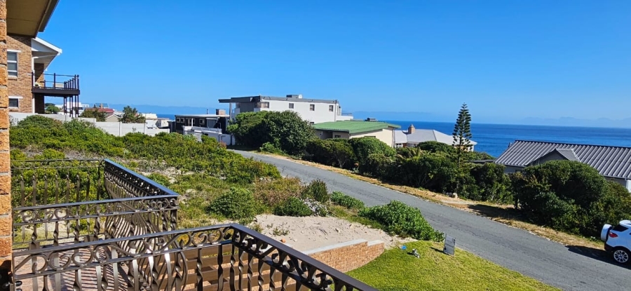 4 Bedroom Property for Sale in De Kelders Western Cape